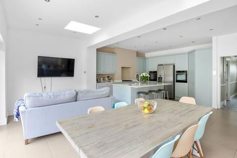 4 bedroom end of terrace house for sale, Deerhurst Road, London SW16