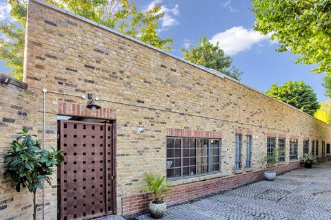 3 bedroom semi-detached house for sale, Ronin Mews, London, E8