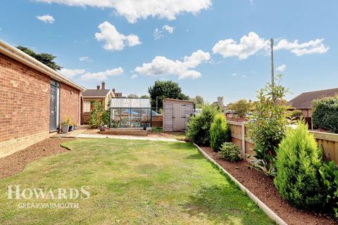 2 bedroom detached bungalow for sale, St Edmunds Road, Acle