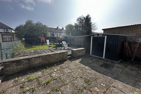 3 bedroom terraced house to rent, Dessmuir Road, Cardiff, CF24 2RW