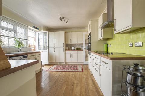 3 bedroom detached house for sale, Salvington Crescent, Bexhill-On-Sea