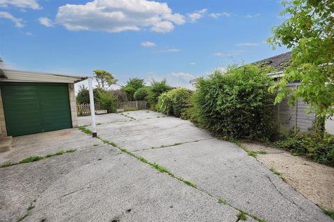 2 bedroom detached bungalow for sale, Lovells Mead, Marnhull