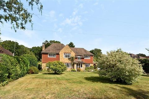 5 bedroom detached house for sale, Park Corner Drive, East Horsley