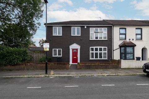 3 bedroom semi-detached house for sale, Gordon Road, Hounslow TW3