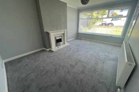 3 bedroom semi-detached house to rent, Lowfield Avenue, Ashton,