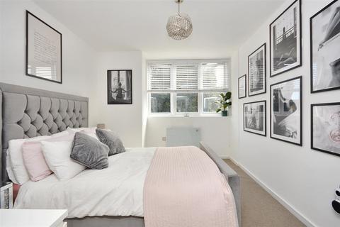 1 bedroom flat for sale, Gildredge Road, Eastbourne