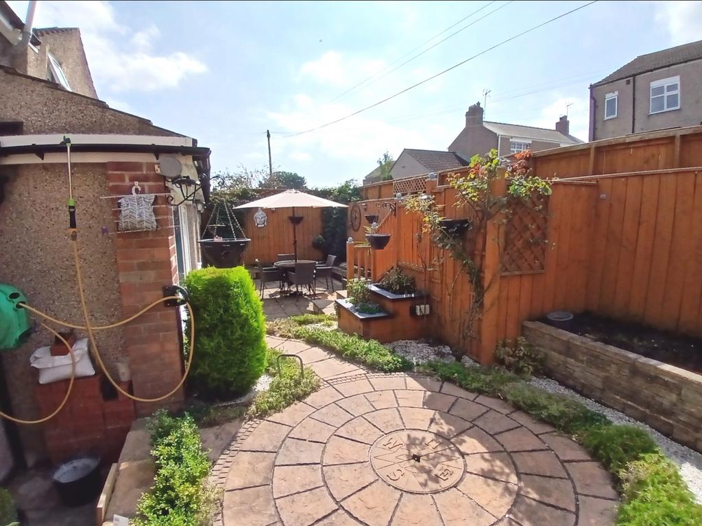 Courtyard garden