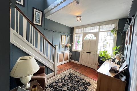 7 Dee Park Road, Wirral, CH60 3RG