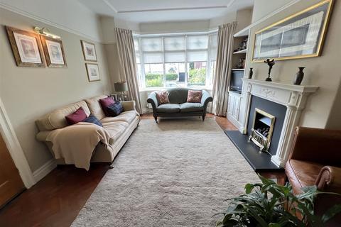 7 Dee Park Road, Wirral, CH60 3RG