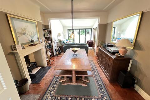 7 Dee Park Road, Wirral, CH60 3RG