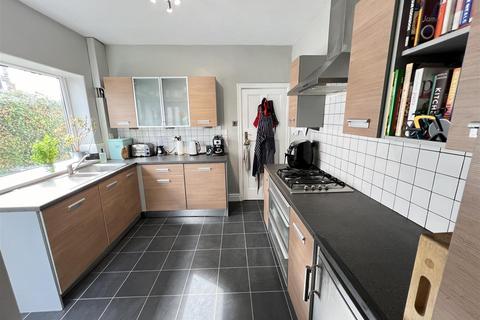 7 Dee Park Road, Wirral, CH60 3RG