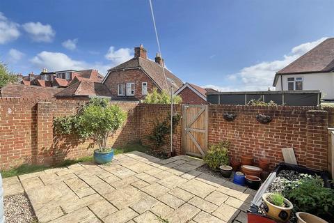 4 bedroom end of terrace house for sale, St Denys