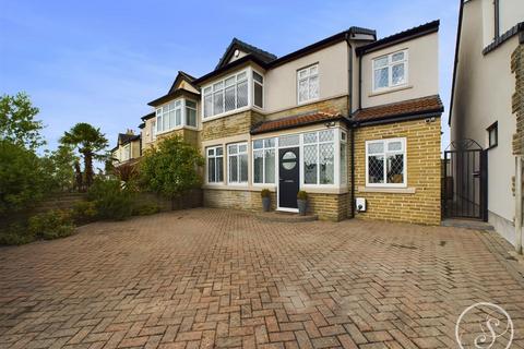 4 bedroom semi-detached house for sale, Temple Gate, Leeds