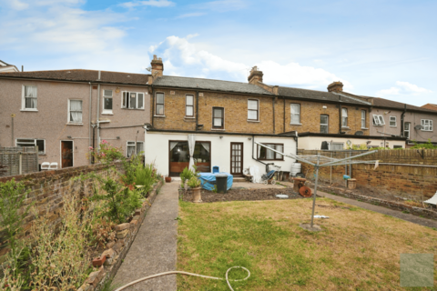 4 bedroom terraced house for sale, Norfolk Road, SEVEN KINGS, IG3