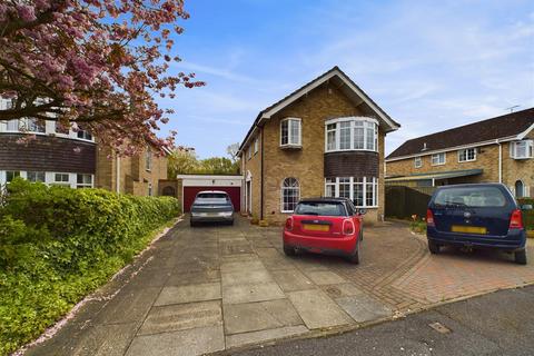 4 bedroom detached house for sale, 7 Chestnut Avenue, Driffield, YO25 6SH