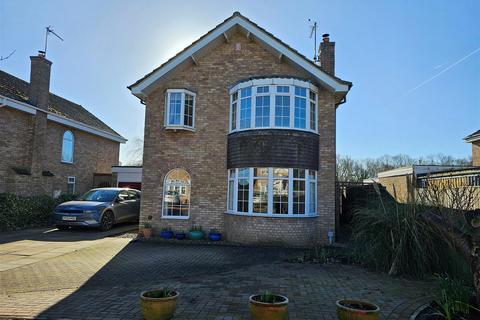 4 bedroom detached house for sale, 7 Chestnut Avenue, Driffield, YO25 6SH