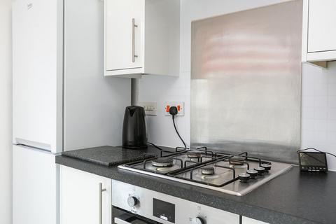 205/4 Duddingston Park South, Edinburgh, EH15 3EJ