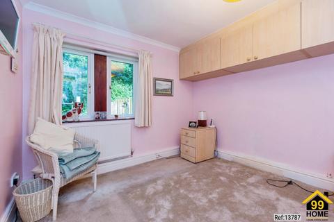 9 Pickhill Mews, Uppermill, Oldham, OL3 6LY