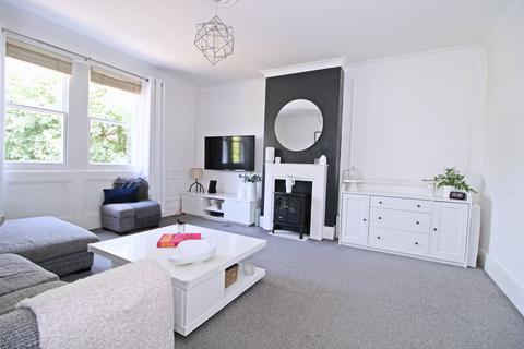 Flat 5, 44 The Avenue, Beckenham, BR3 5ER