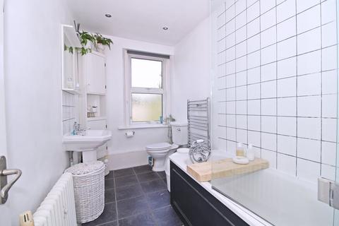 Flat 5, 44 The Avenue, Beckenham, BR3 5ER