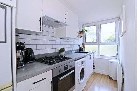 Flat 5, 44 The Avenue, Beckenham, BR3 5ER