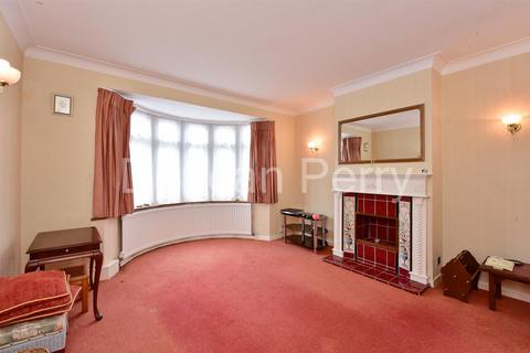 81 Cuffley Hill, Goffs Oak, Waltham Cross, EN7 5HB