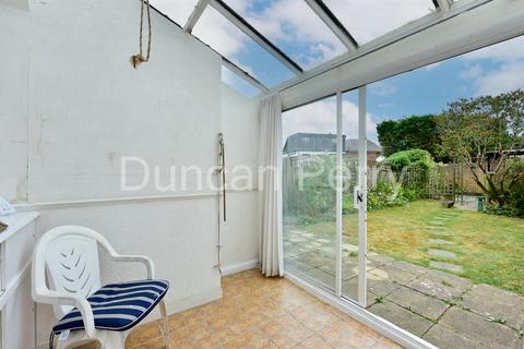 81 Cuffley Hill, Goffs Oak, Waltham Cross, EN7 5HB