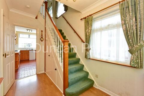 81 Cuffley Hill, Goffs Oak, Waltham Cross, EN7 5HB
