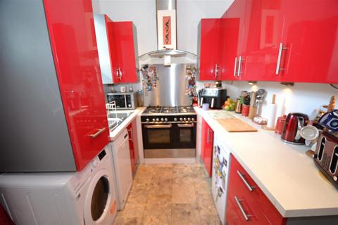 12 Pearson Row, Wyke, Bradford, BD12 9PL