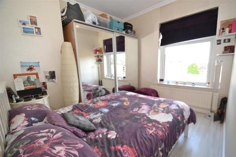 12 Pearson Row, Wyke, Bradford, BD12 9PL