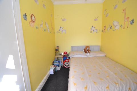 12 Pearson Row, Wyke, Bradford, BD12 9PL