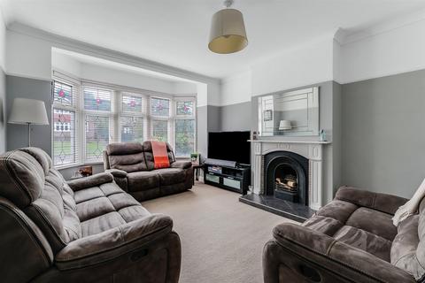 52 Kings Head Hill, London, E4 7LY