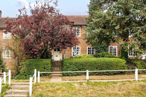 8 Orchards Way, Southampton, SO17 1RD