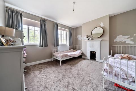 8 Orchards Way, Southampton, SO17 1RD