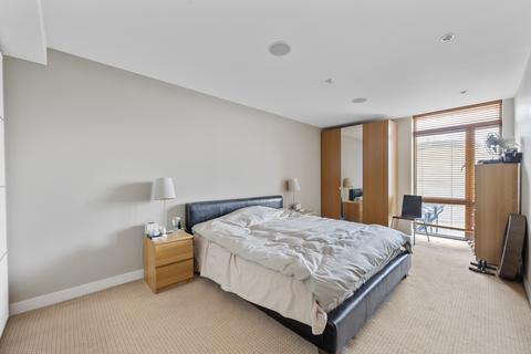 3 bedroom flat for sale, Lymington Road, London NW6