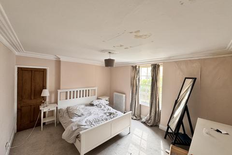 4 Westfield Place, Bristol, BS8 4AY