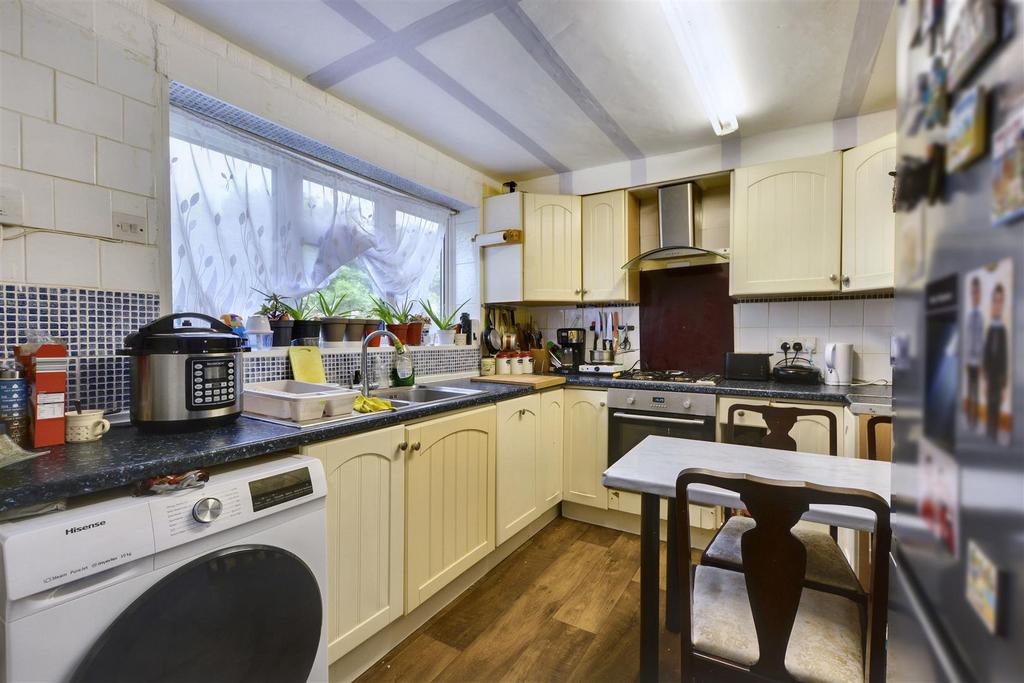 Kitchen 1.jpeg