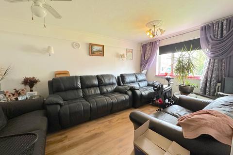 3 bedroom semi-detached house for sale, Eastney Crescent, Wolverhampton WV8