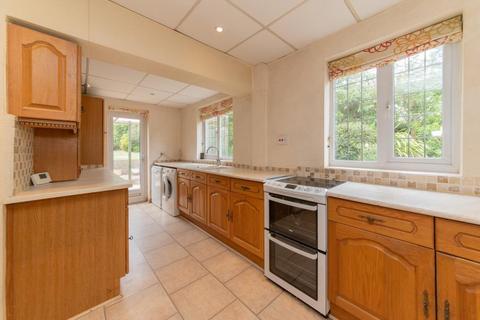 30 Valley Avenue, London, N12 9PG