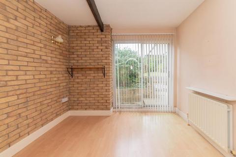 30 Valley Avenue, London, N12 9PG