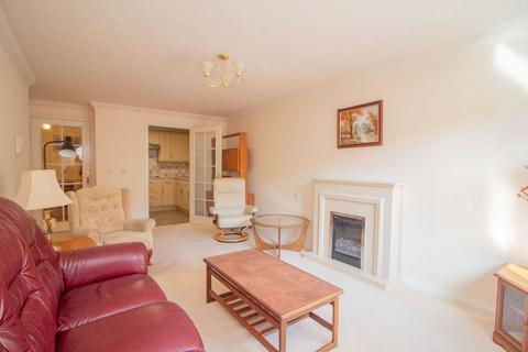 2 bedroom flat for sale, Nightingale Lodge,  Padnell Road, Cowplain, PO8 8AW