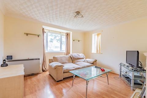 2 bedroom ground floor flat for sale, Holybush Road, Carterton