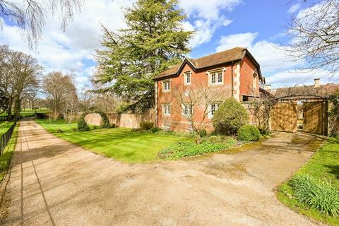 3 bedroom semi-detached house to rent, Park Road, Stoke Poges, Slough, SL2