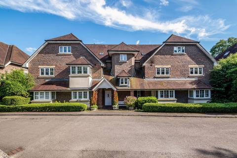 2 bedroom flat for sale, Babylon Lane, Tadworth KT20