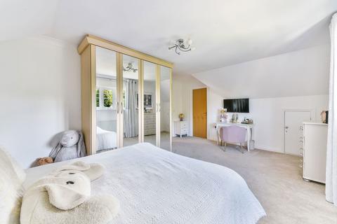 Flat 16, Kingswood Grange Babylon Lane, Lower Kingswood, Tadworth, KT20 6UY