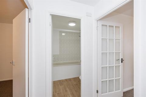 1 bedroom ground floor flat for sale, Read Court, 1 Gandhi Close, Walthamstow