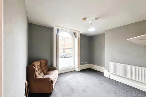 Studio to rent, Fitzwilliam Street, Huddersfield, HD1