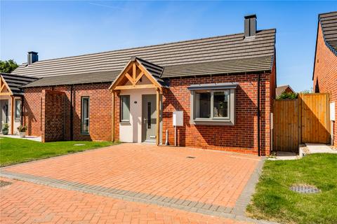 3 bedroom bungalow for sale, Kings Park Village, Grimsby, Lincolnshire, DN33