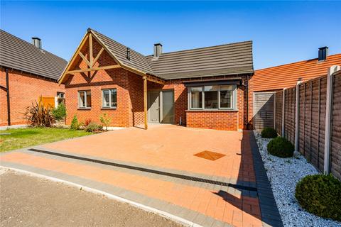 3 bedroom bungalow for sale, Kings Park Village, Grimsby, Lincolnshire, DN33