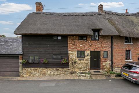 2 bedroom cottage for sale, Cublington Road, Aylesbury HP22